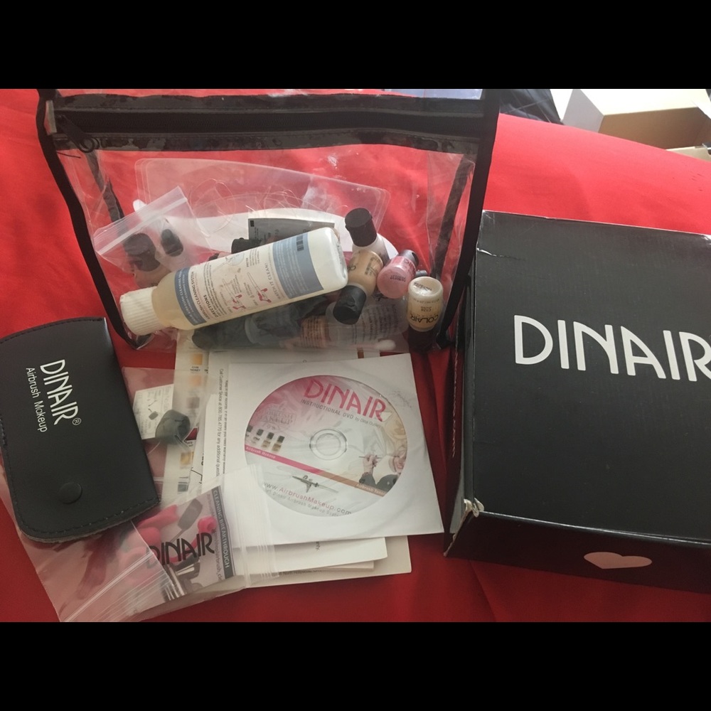 Dinair professional airbrush makeup set